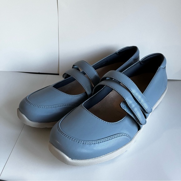Vionic Magnolia Cala Blue Mary Jane Slip On NWOT 8.5 - Picture 1 of 9